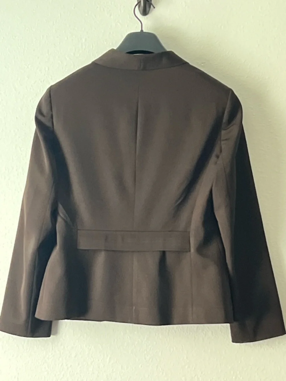 NYP Women's Brown Tailored Three-Button Blazer, Size 10